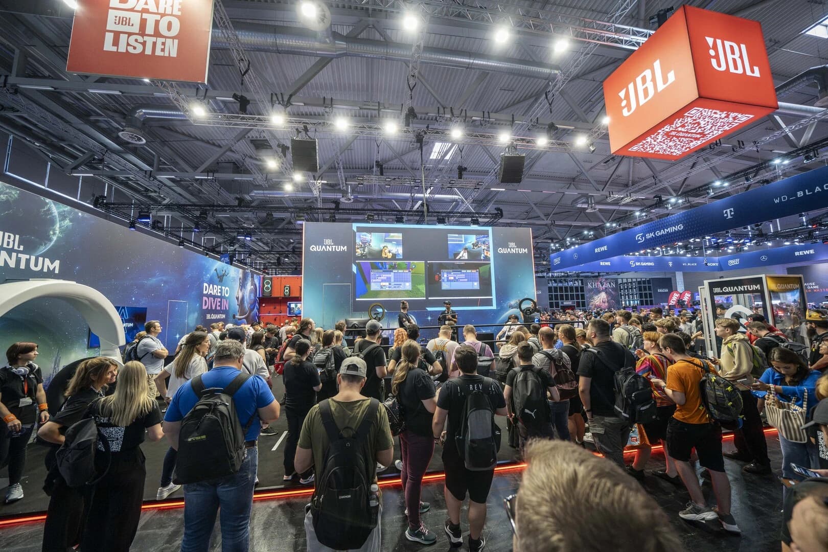 Beitragsbild zu JBL bringt Top-Streamer und spannende Aktionen zur gamescom 2025