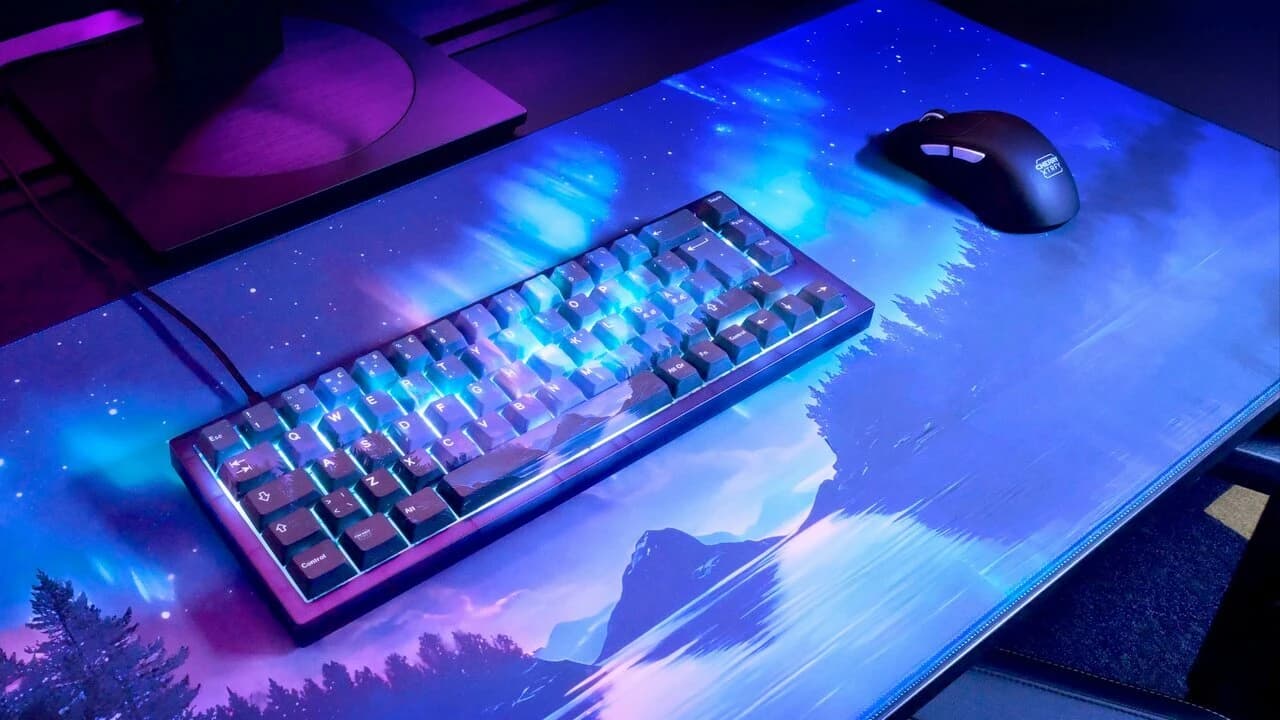 Beitragsbild zu CHERRY stellt MX Northern Light vor – ein linearer Switch als Sonderedition, maßgeschneidert für die Keyboard-Community